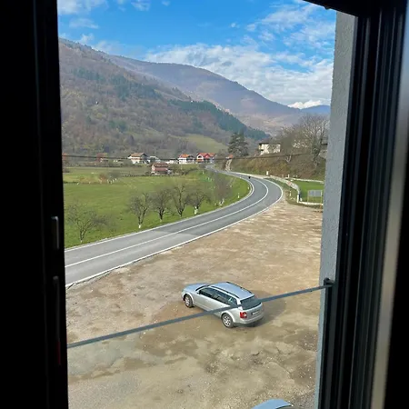 Prenociste Vozac 3* Jajce