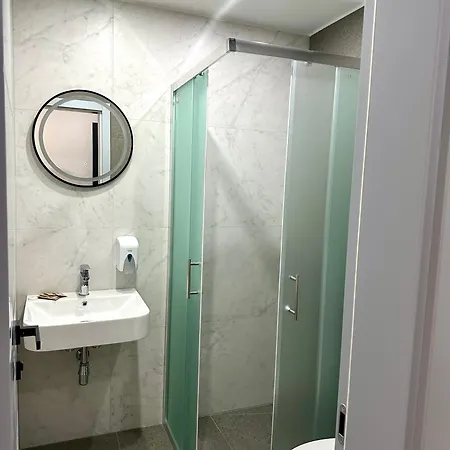 Prenociste Vozac * Jajce