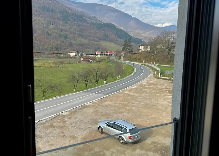 Prenociste Vozac * Jajce