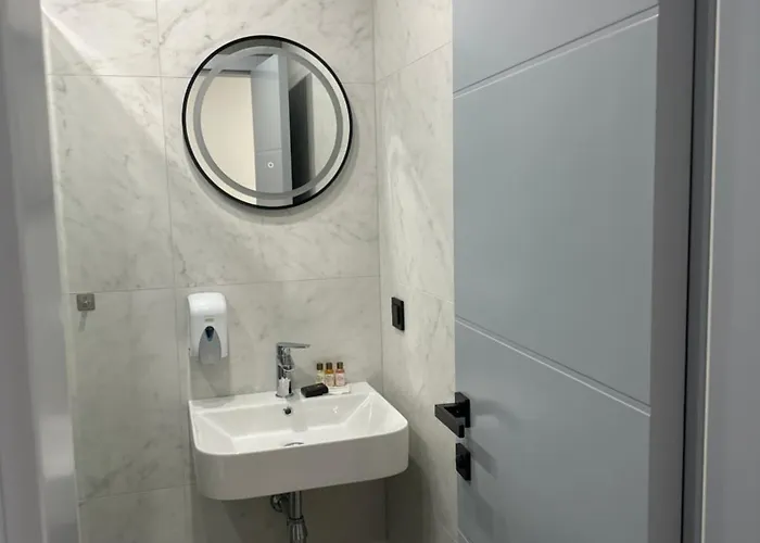 Prenociste Vozac * Jajce